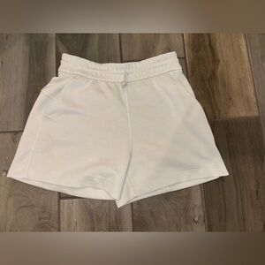 Lululemon Softstreme High-Rise Short 4" size 4 in Bone White🤍